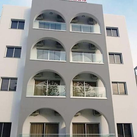 Polyxeni Hotel Apartments Limassol Luaran gambar