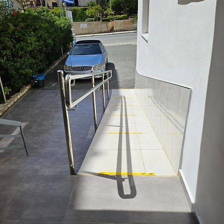 Polyxeni Hotel Apartments Limassol Luaran gambar