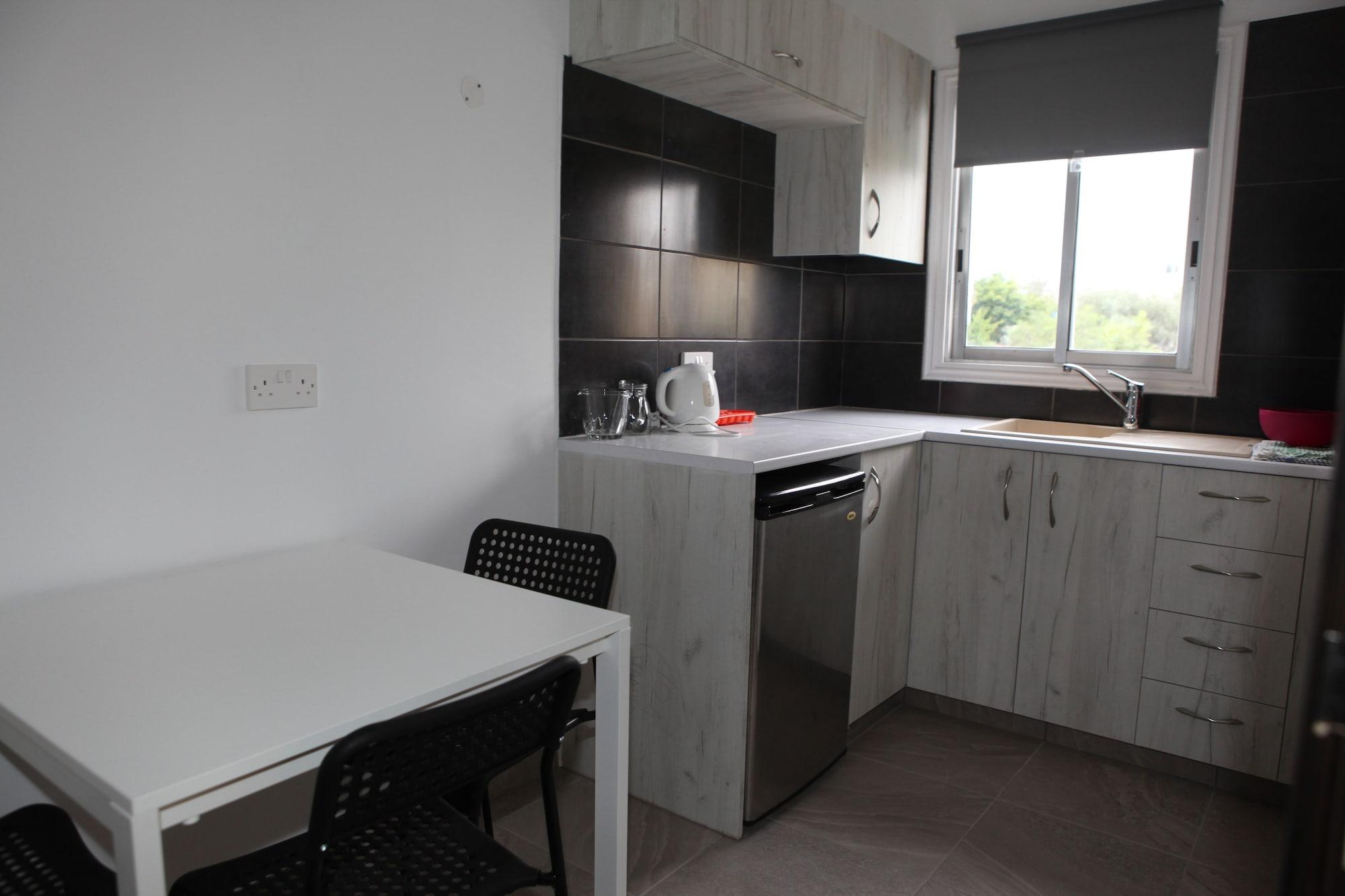 Polyxeni Hotel Apartments Limassol Luaran gambar