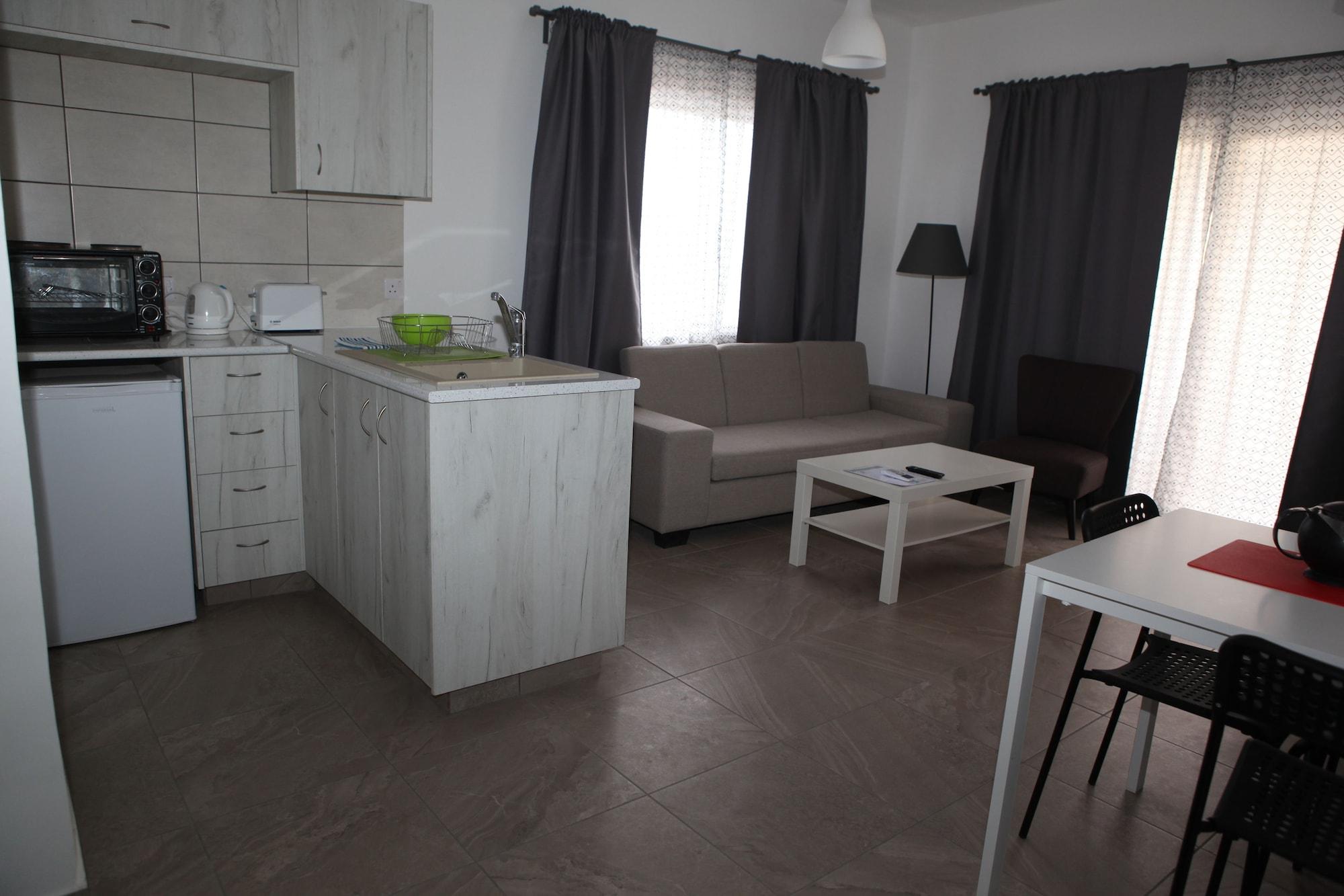 Polyxeni Hotel Apartments Limassol Luaran gambar