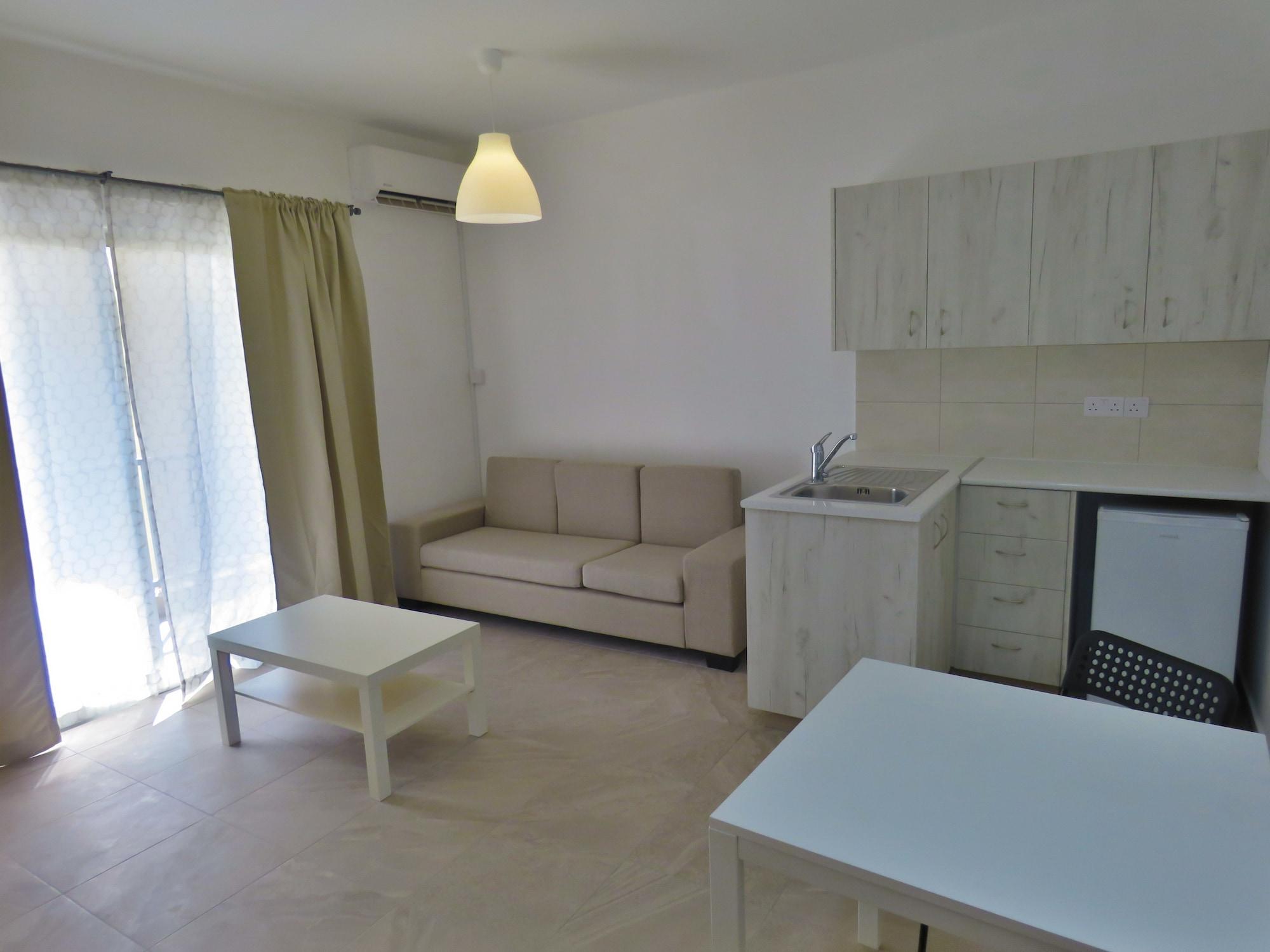 Polyxeni Hotel Apartments Limassol Luaran gambar