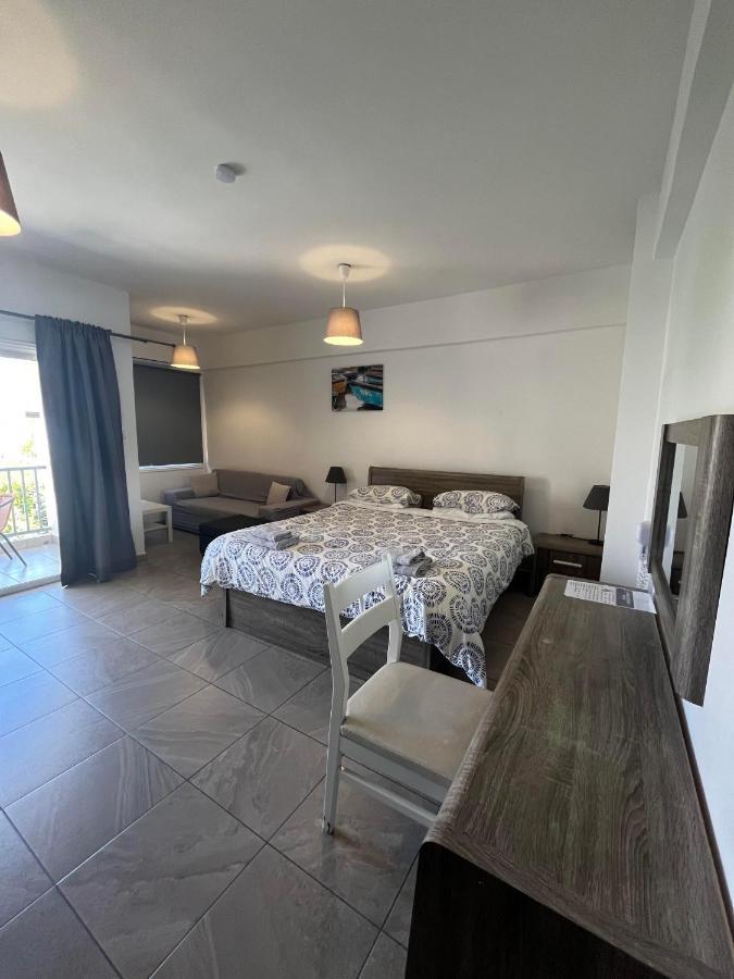 Polyxeni Hotel Apartments Limassol Luaran gambar