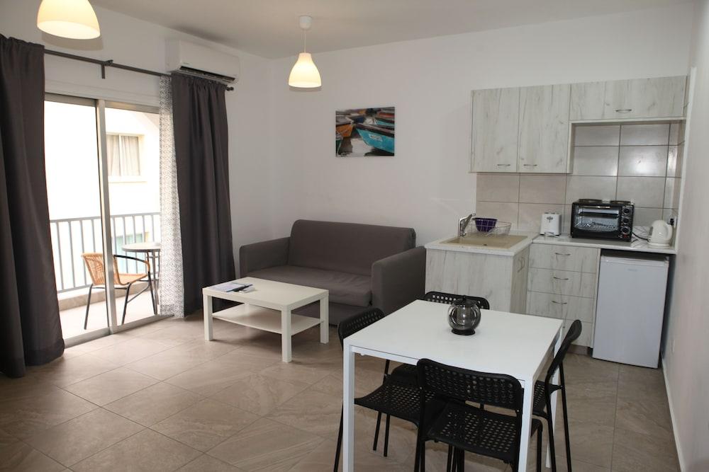 Polyxeni Hotel Apartments Limassol Luaran gambar