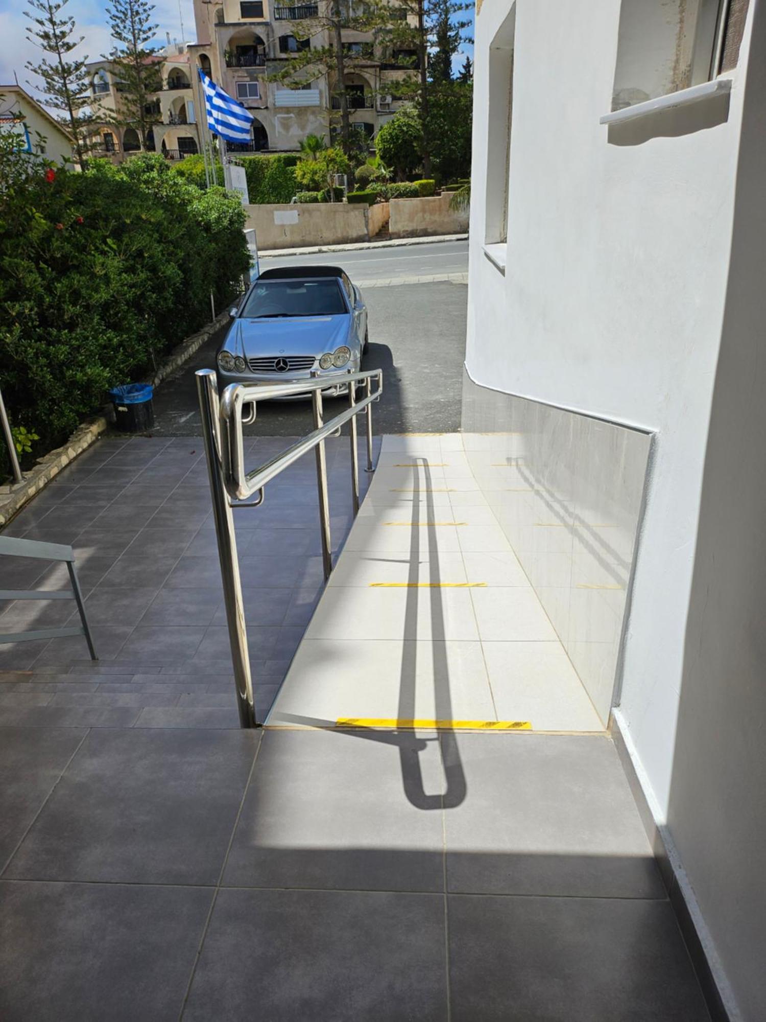 Polyxeni Hotel Apartments Limassol Luaran gambar