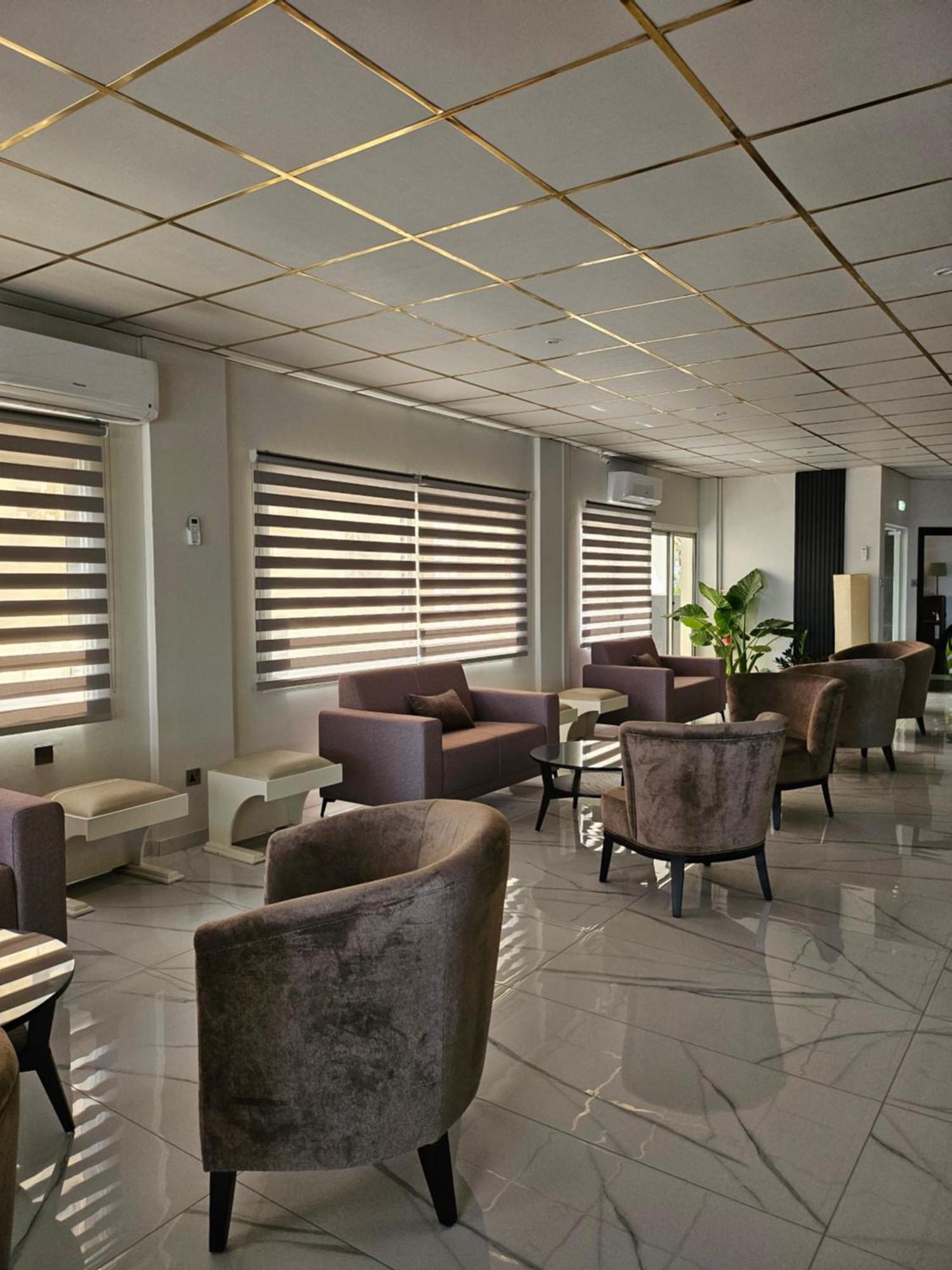 Polyxeni Hotel Apartments Limassol Luaran gambar