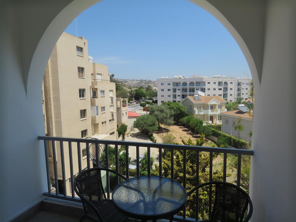 Polyxeni Hotel Apartments Limassol Luaran gambar
