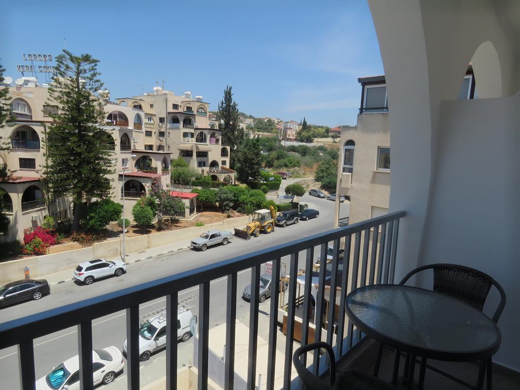 Polyxeni Hotel Apartments Limassol Luaran gambar