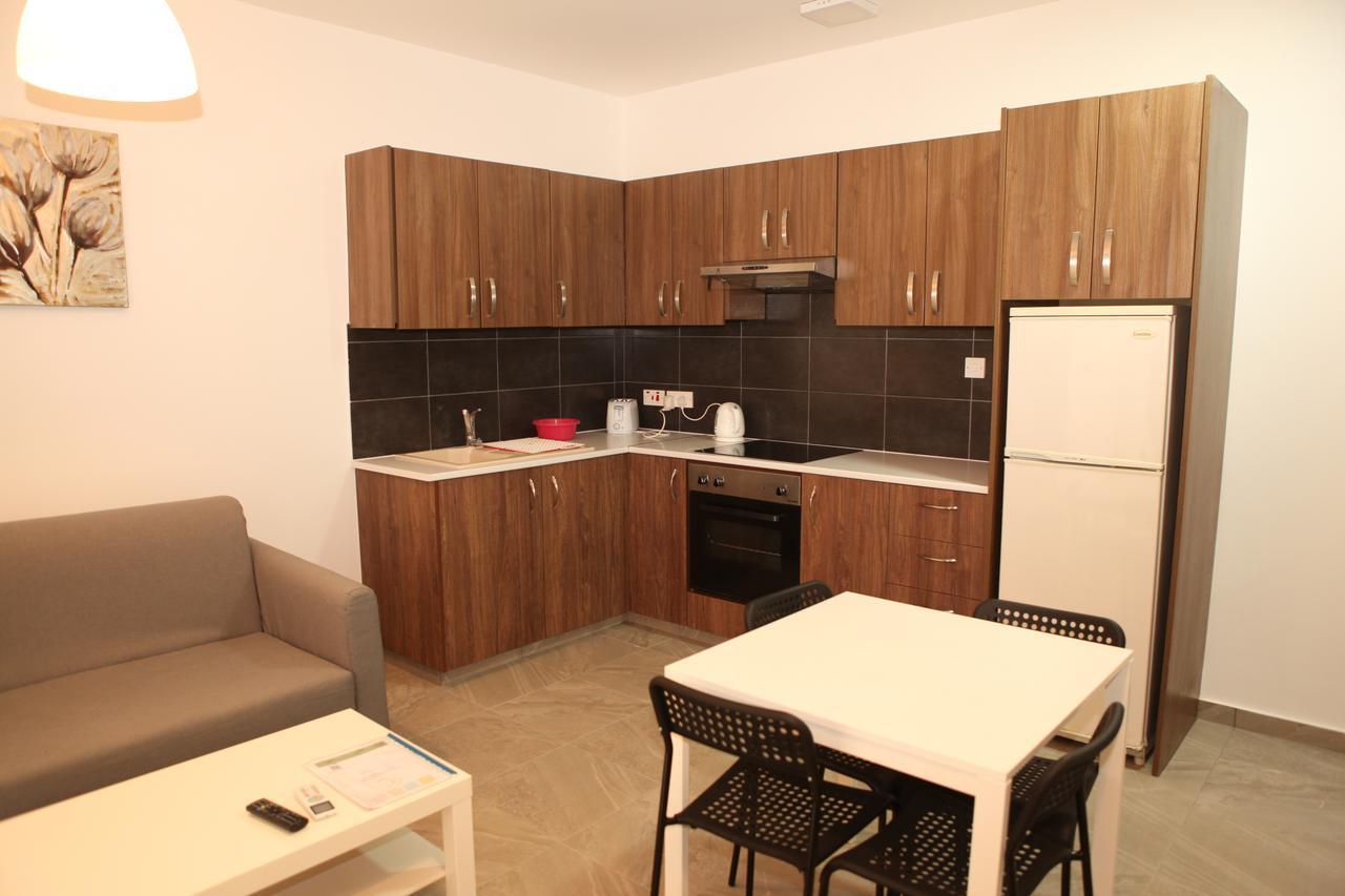 Polyxeni Hotel Apartments Limassol Luaran gambar