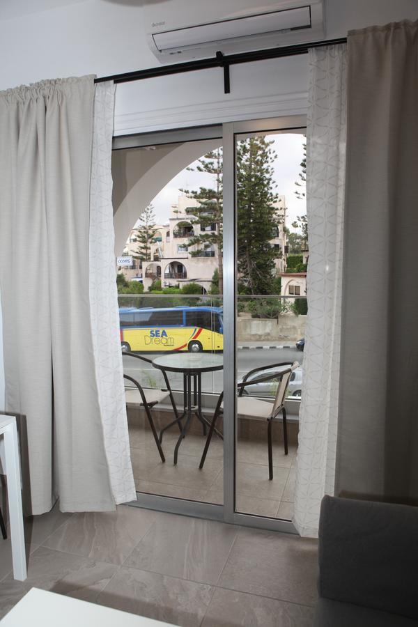 Polyxeni Hotel Apartments Limassol Luaran gambar