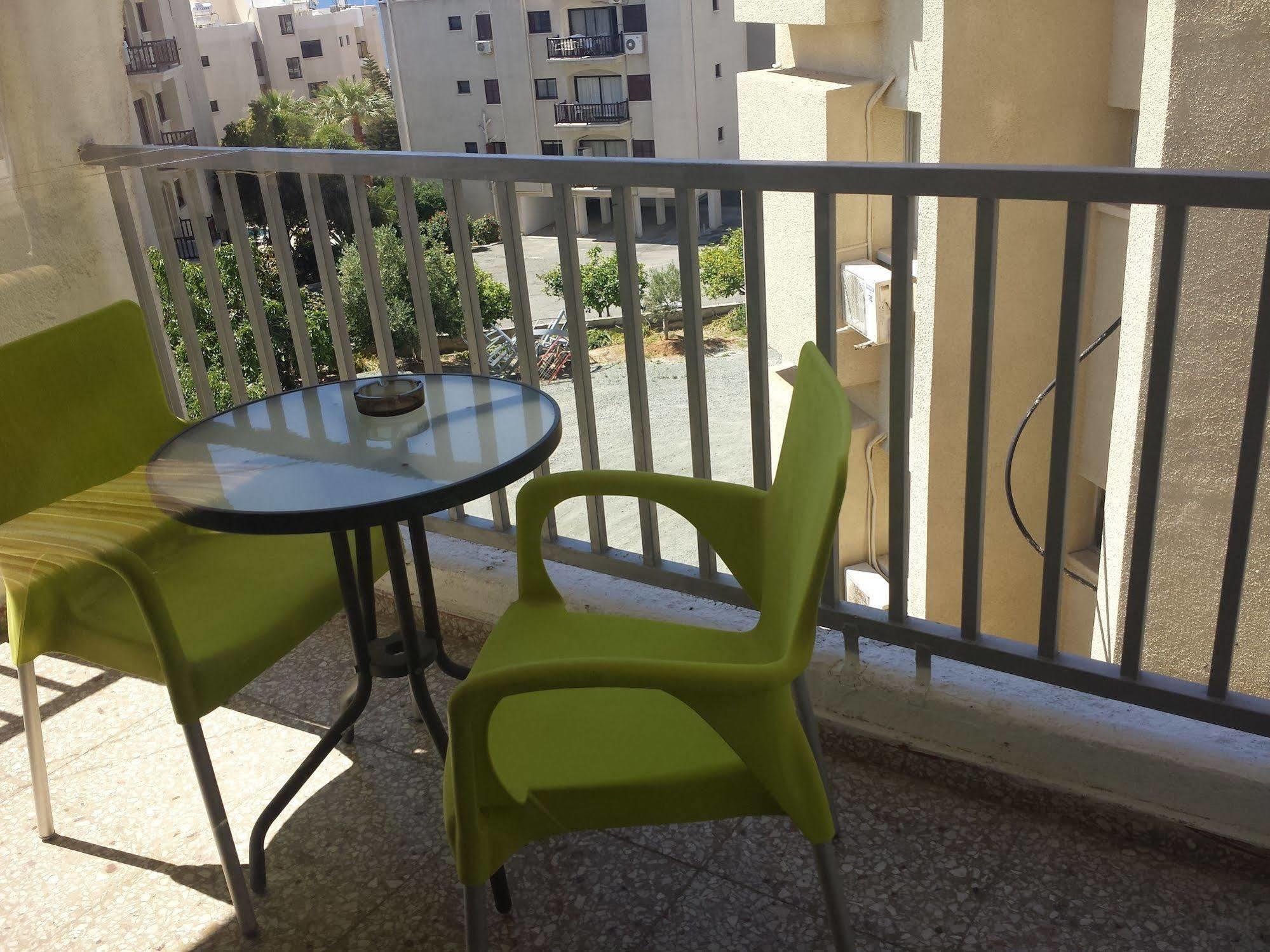 Polyxeni Hotel Apartments Limassol Luaran gambar