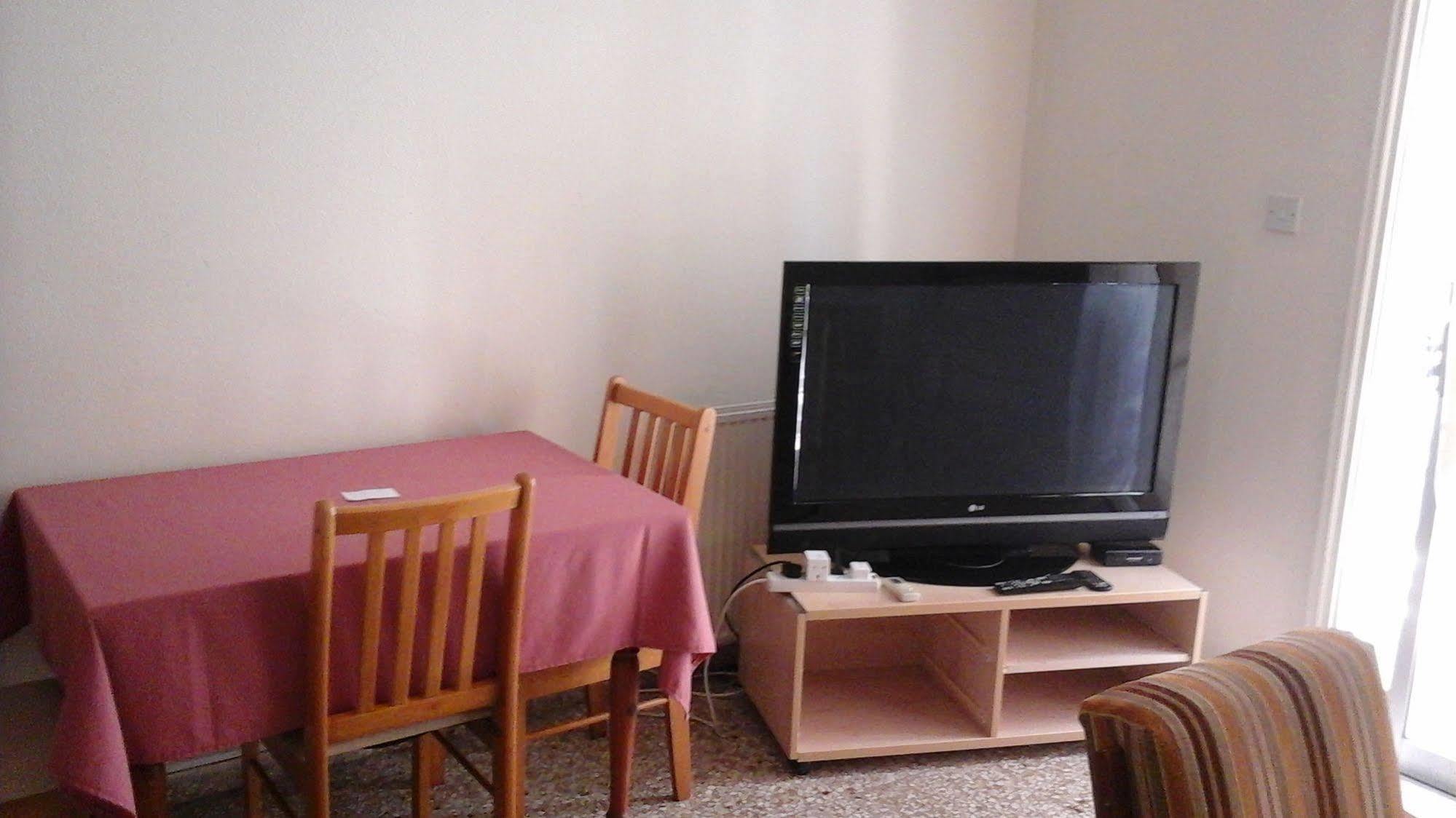 Polyxeni Hotel Apartments Limassol Luaran gambar