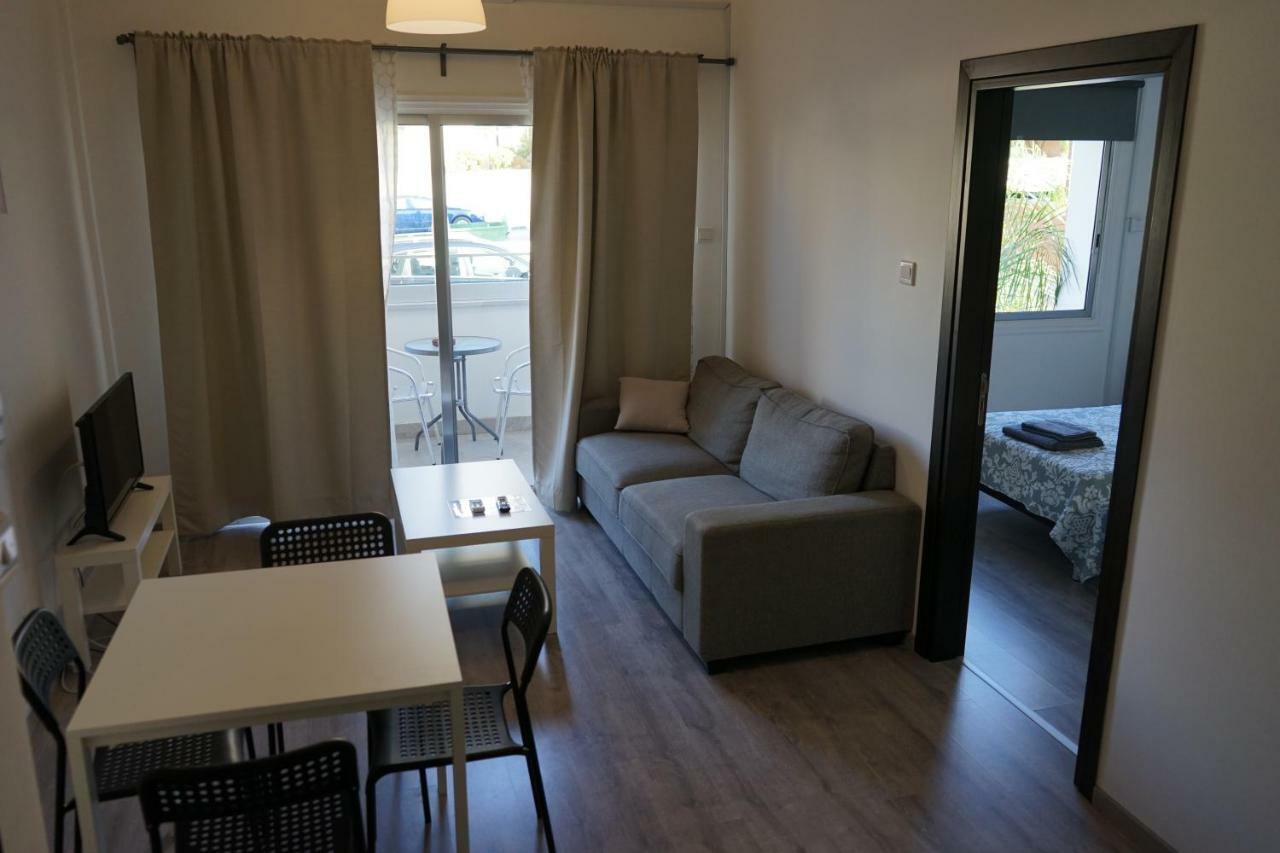 Polyxeni Hotel Apartments Limassol Luaran gambar